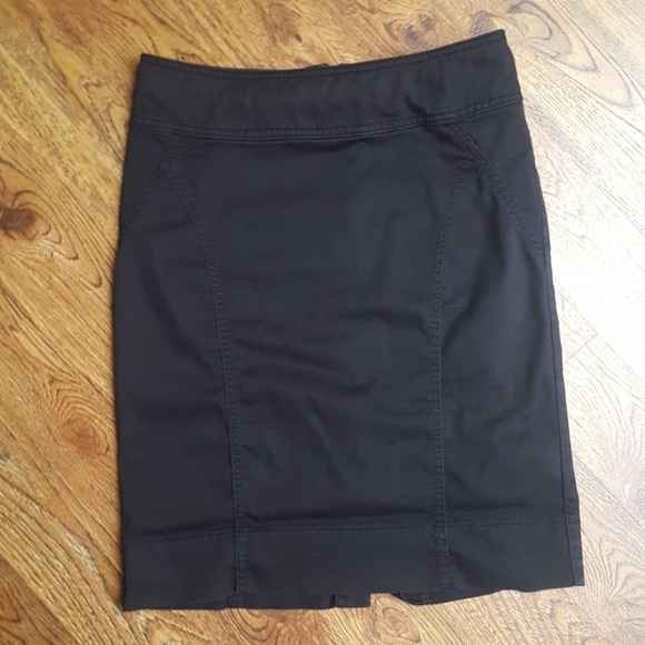 H&M Black Pencil Skirt. Knee length. - Picture 1 of 2
